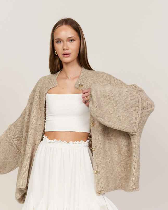 Bella | Übergroße Strick-Cardigan mit Goldknöpfen